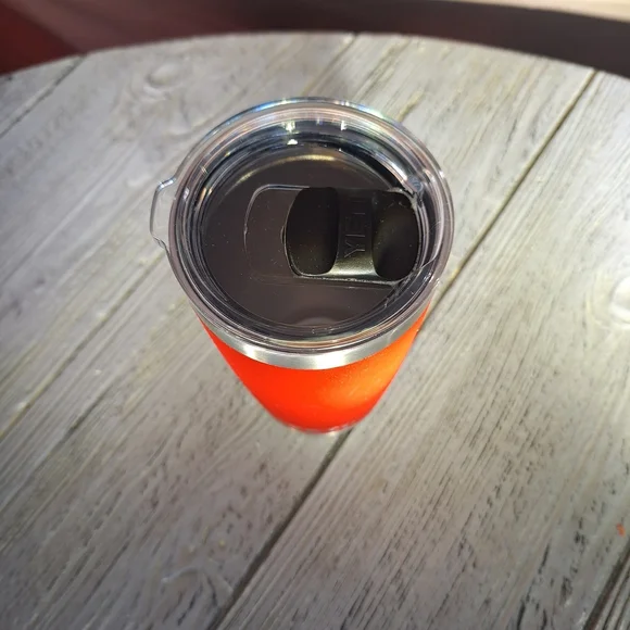 YETI Rambler Brick Red Tumbler 20oz Stainless Steel Mag Slider Lid - Picture 2 of 10